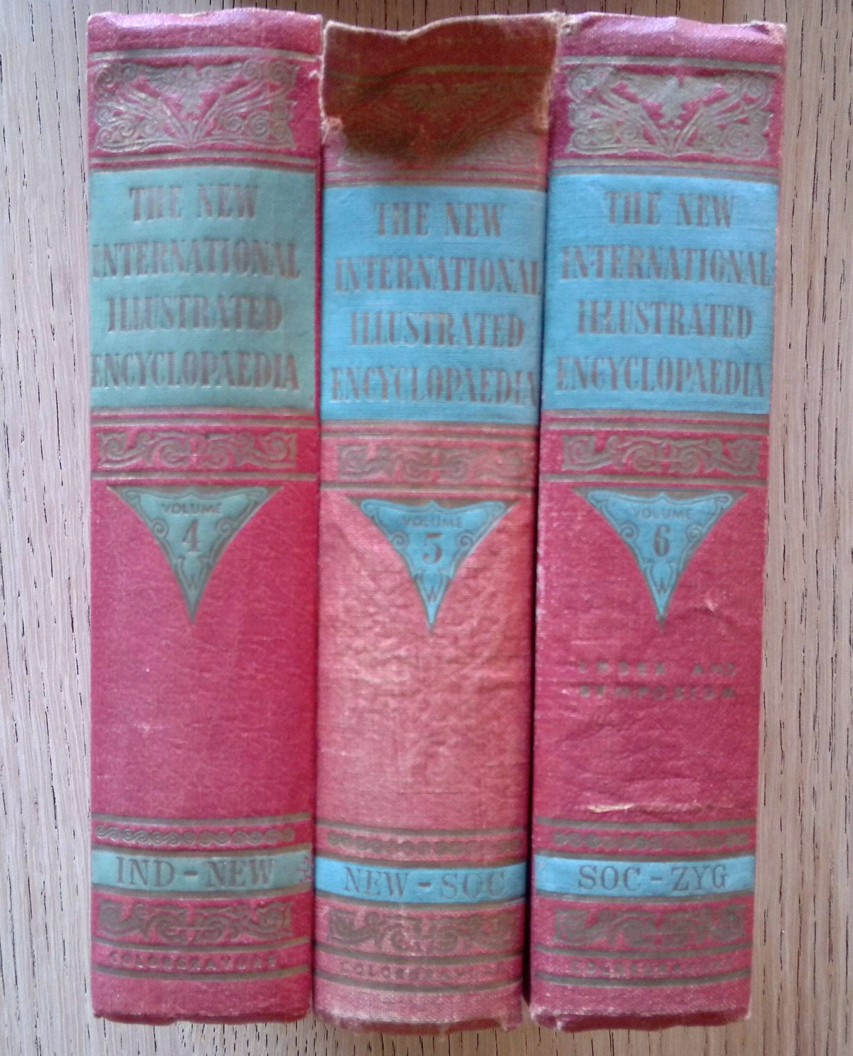 The New International Illustrated Encyclopaedia Volumes 1 - 6